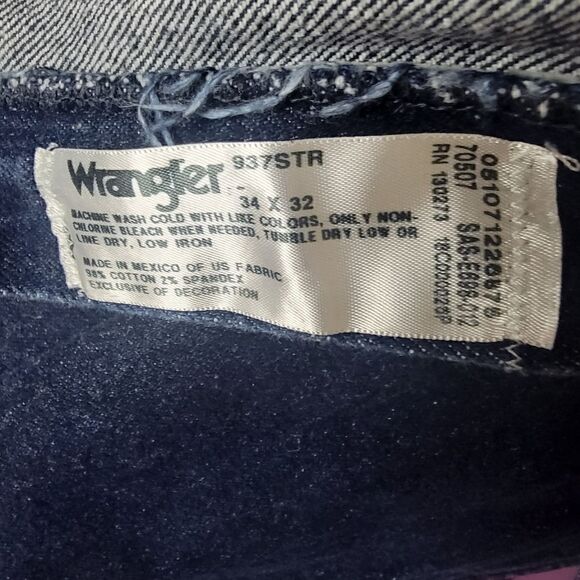 Wrangler Men's Classic Straight Leg Jeans. Size 34. - Picture 2 of 3